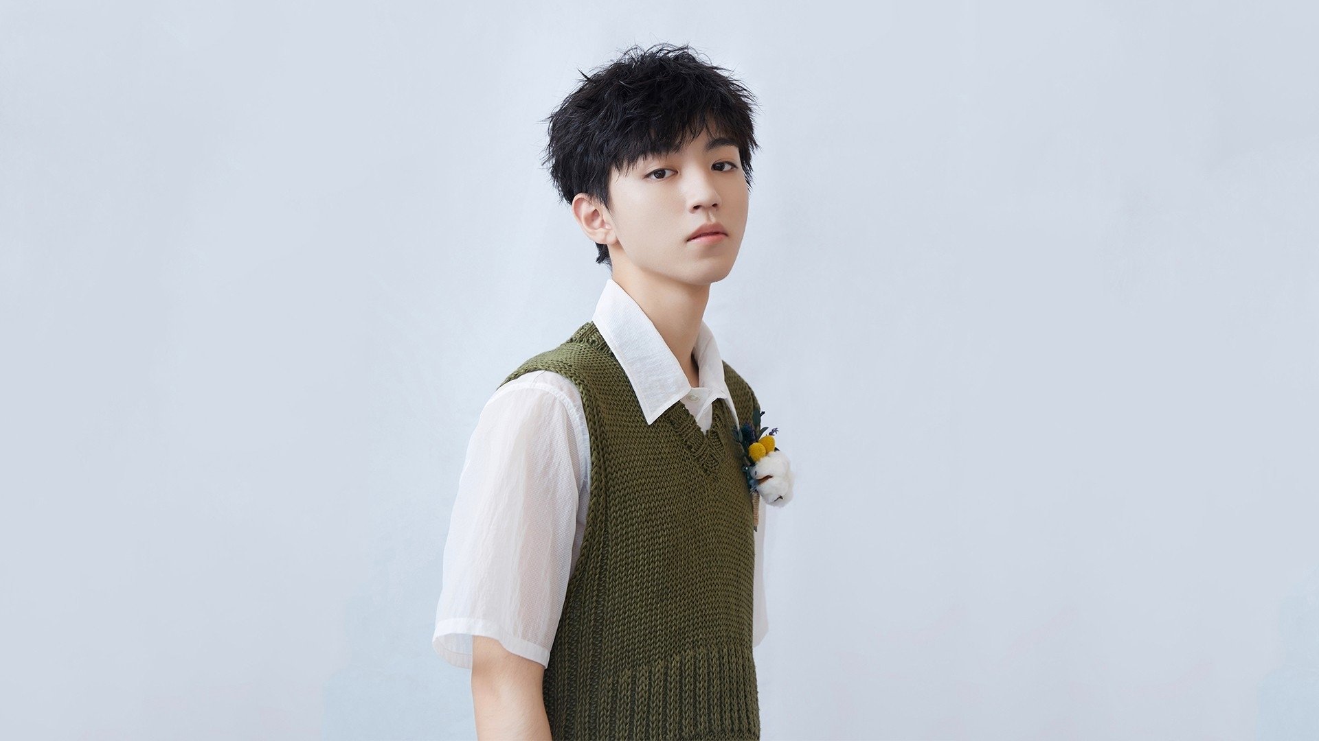 开云网页版登录入口-全息投影技术在电竞领域的应用：视觉冲击与沉浸式观赛，全息投影游戏设备