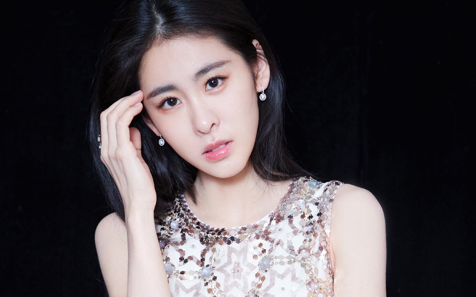 开云平台-凯尔特人新援表现超预期，凯尔特人新阵容