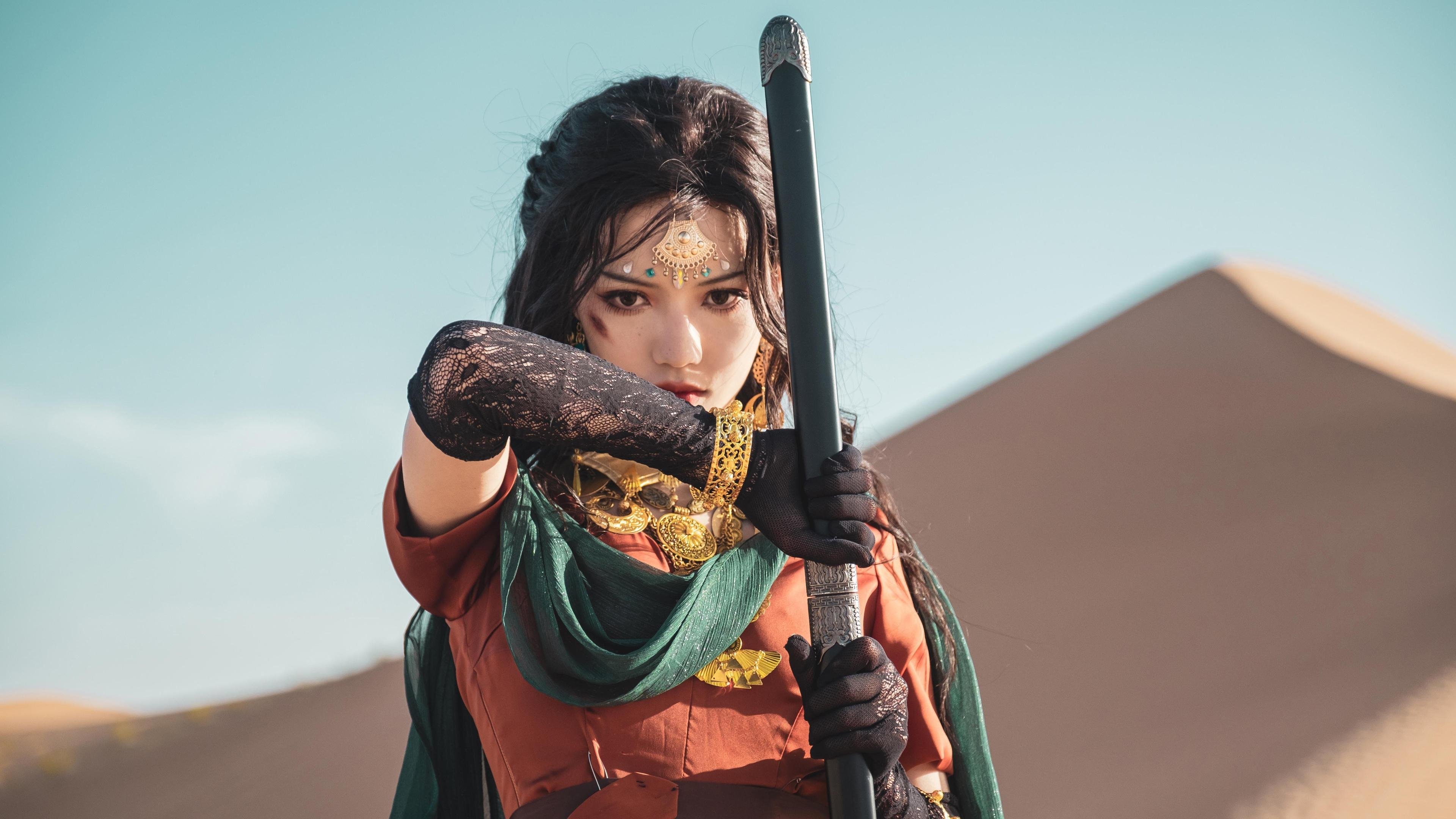 开云中国大陆-瑞士球迷雪中喝热红酒助威，成全场最靓风景线，瑞士球迷狂欢