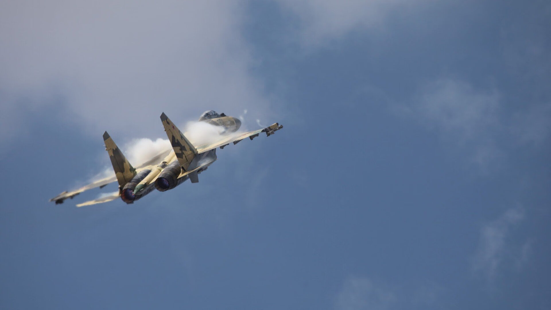 “安赫尔·巴尔博萨的防守与进攻兼备,成为美洲狮队的攻防兼具核心”