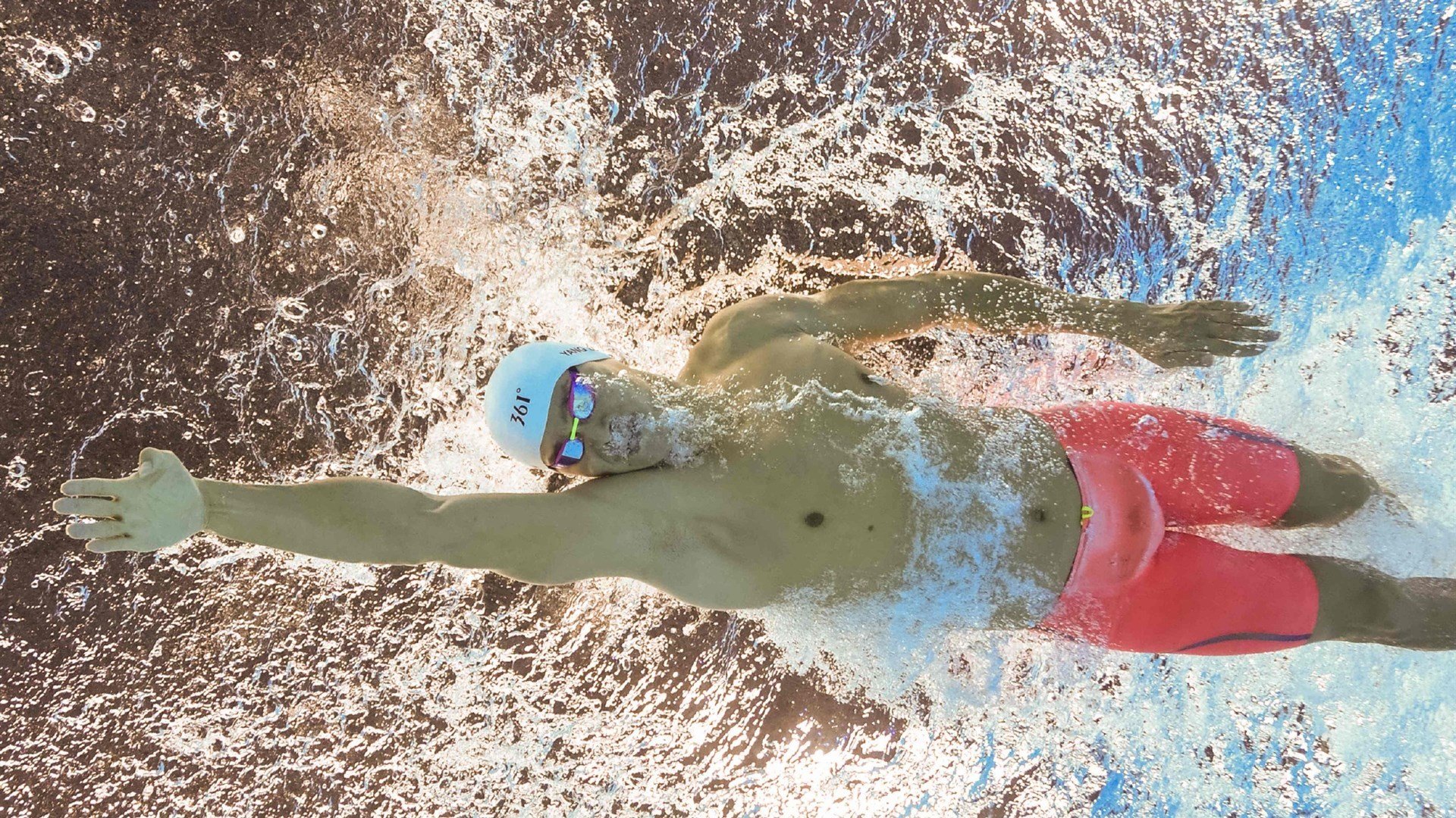 全国青少年游泳接力赛福建队勇夺桂冠,中国游泳接力赛获得金牌视频